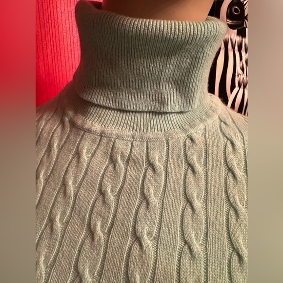 JCrew matcha colored cashmere turtleneck XS - Picture 3 of 13